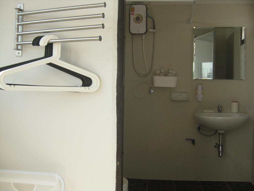 Rest 3 Hostel กรุงเทพมหานคร ภายนอก รูปภาพ