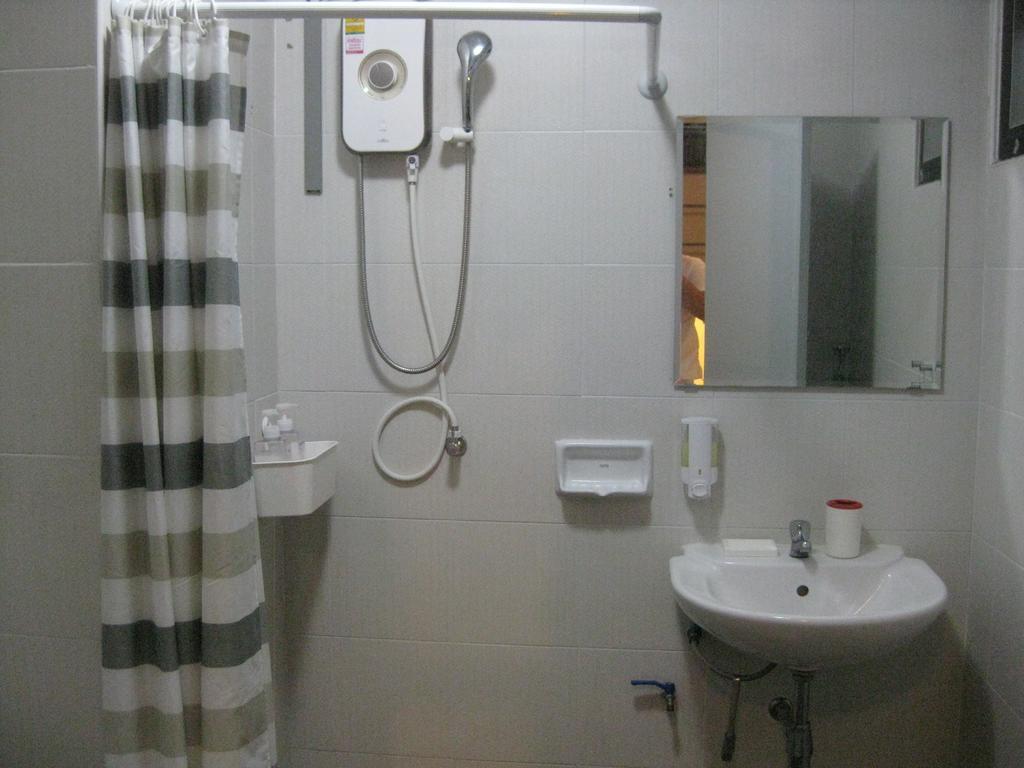 Rest 3 Hostel กรุงเทพมหานคร ภายนอก รูปภาพ