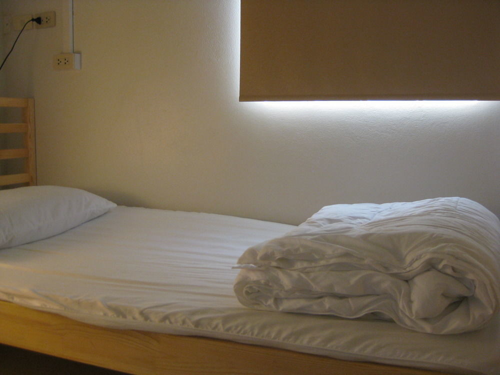 Rest 3 Hostel กรุงเทพมหานคร ภายนอก รูปภาพ